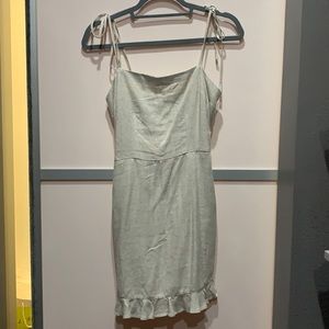 Beige/tan Abercrombie sundress with stretchy top, tie straps, and pockets. New!